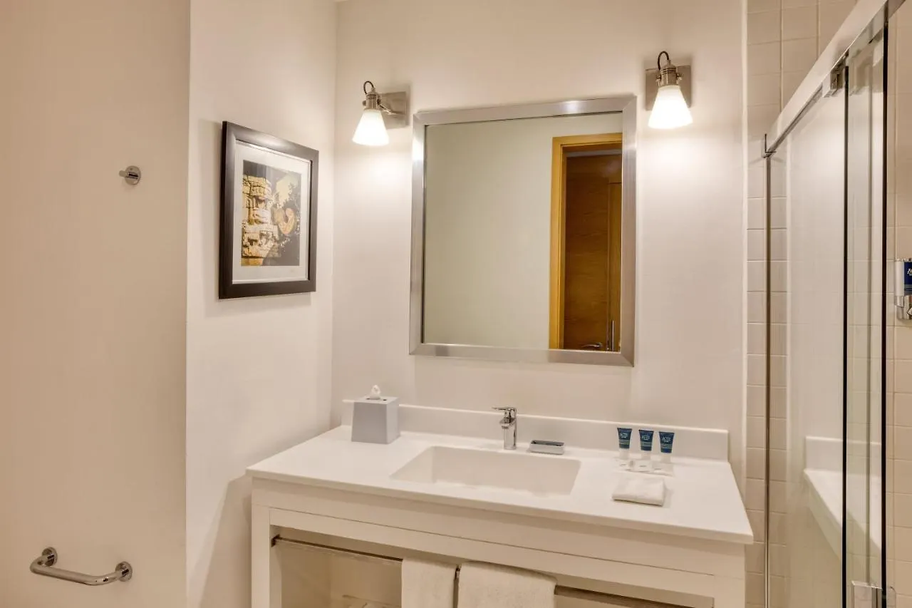 Four Points By Sheraton Cancun Centro Hotel