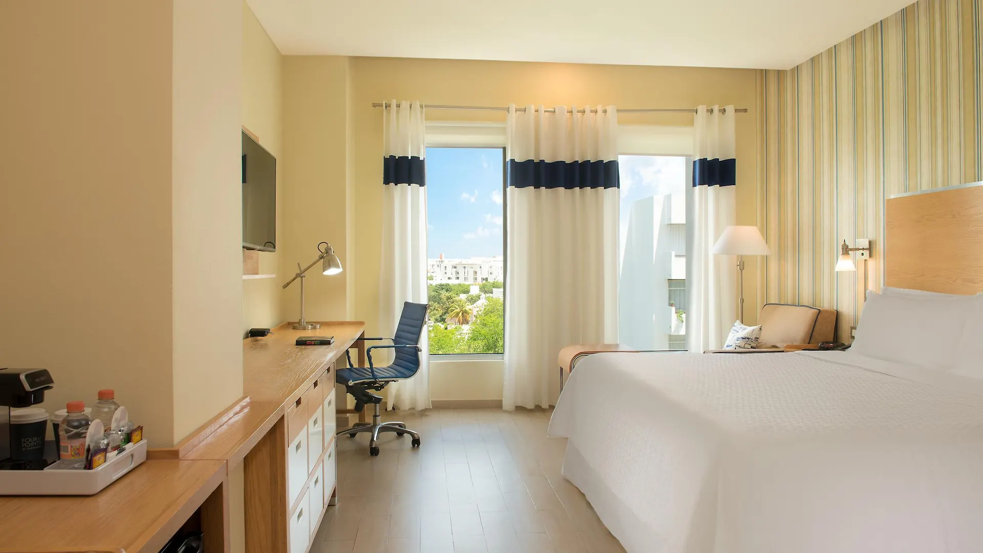 Four Points By Sheraton Cancun Centro 4*,